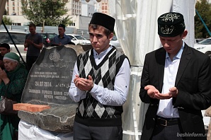 Талгат Таджуддин заложил первый камень мечети «Фатиха» в Уфе